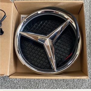 Brand new Mercedes Benz LED front logo emblem